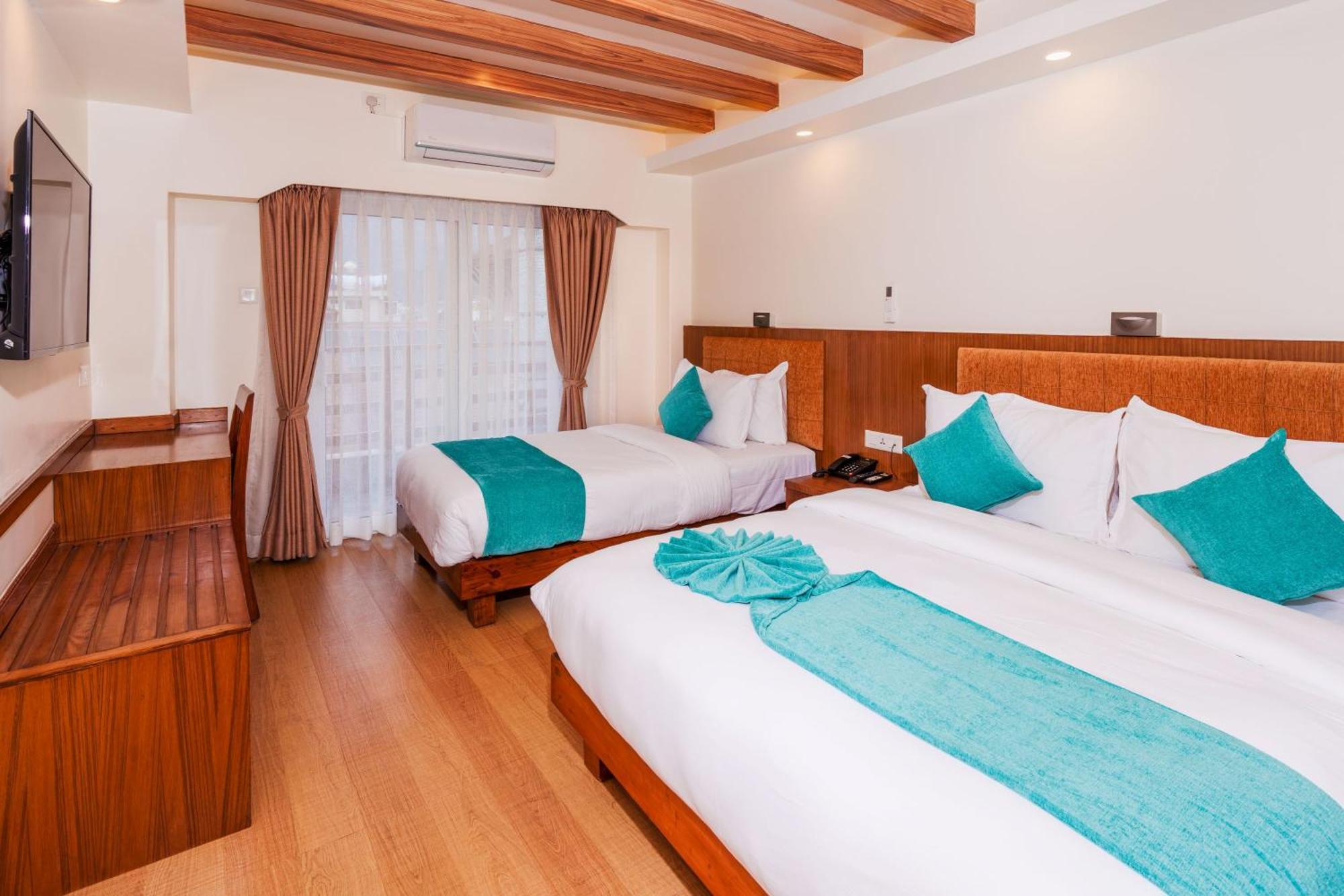 Pokhara Alpine And Springs Hotell Eksteriør bilde