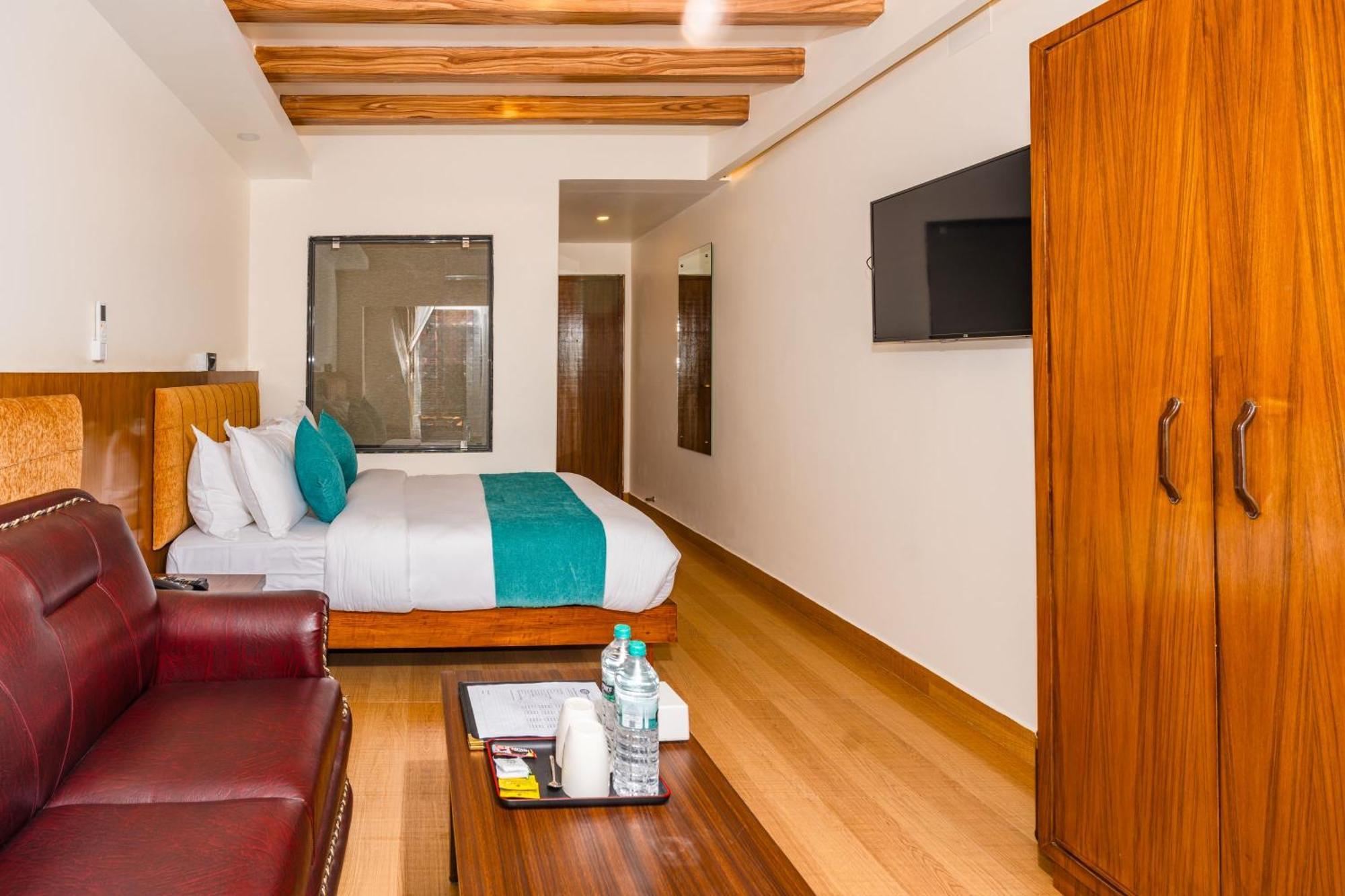 Pokhara Alpine And Springs Hotell Eksteriør bilde