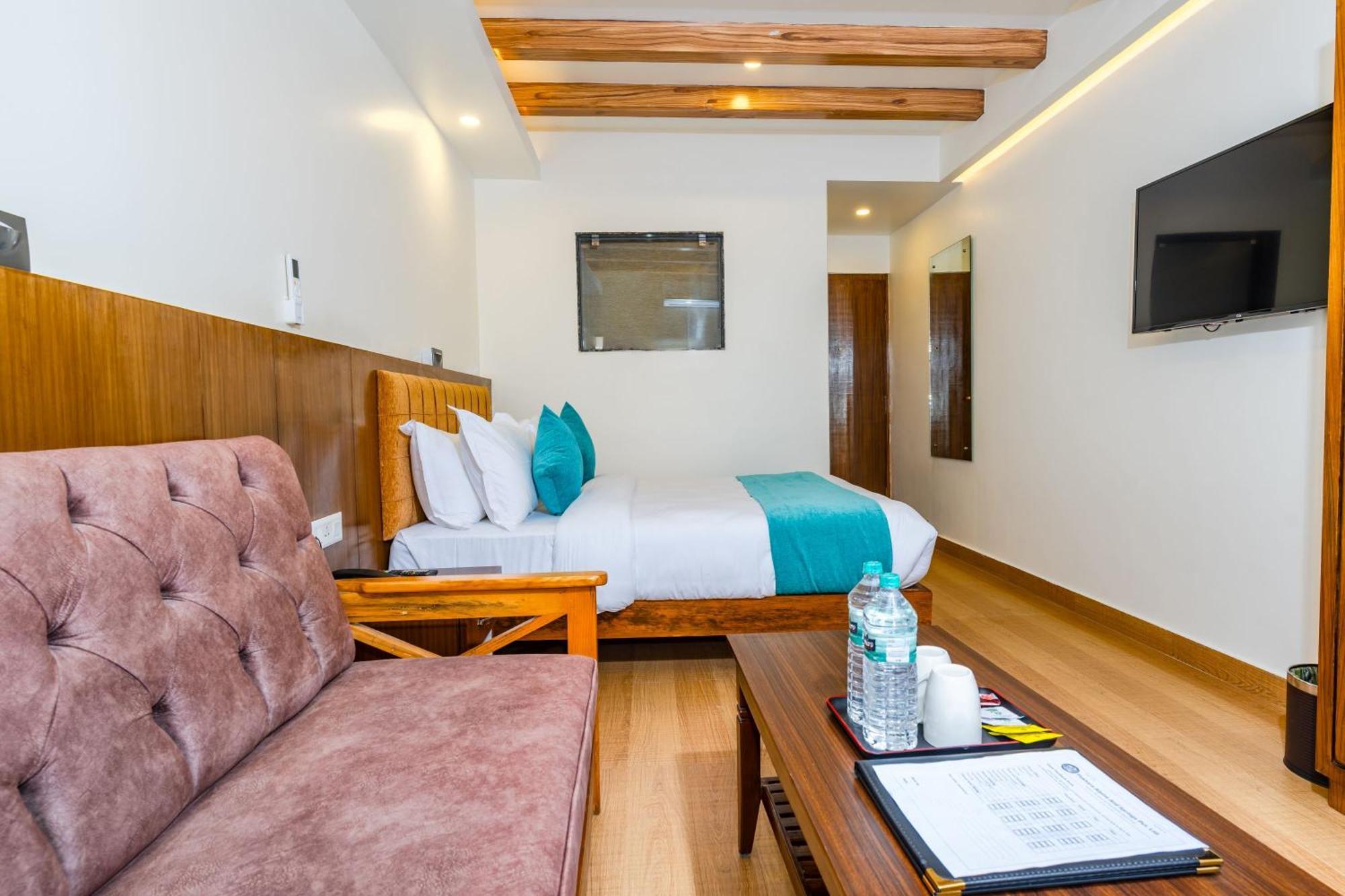 Pokhara Alpine And Springs Hotell Eksteriør bilde