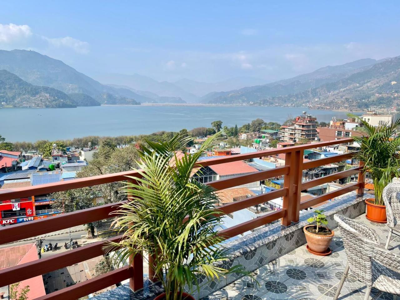 Pokhara Alpine And Springs Hotell Eksteriør bilde