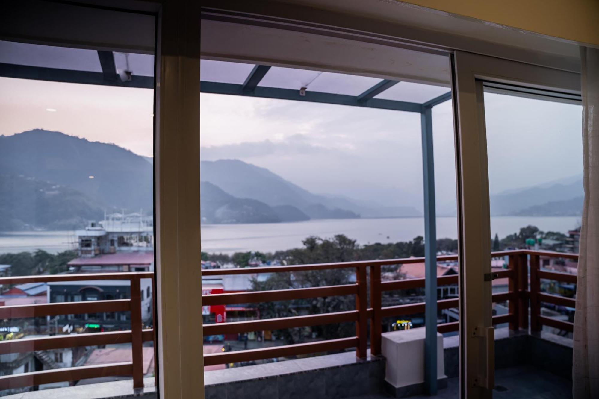 Pokhara Alpine And Springs Hotell Eksteriør bilde