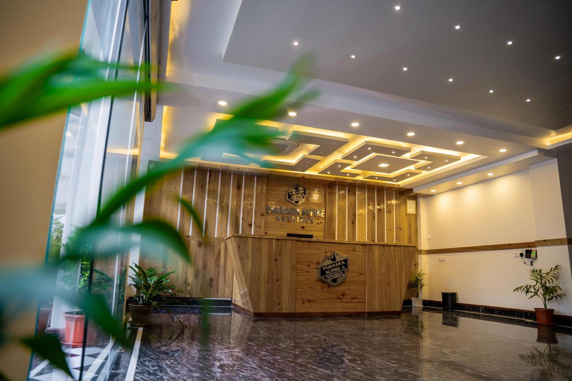 Pokhara Alpine And Springs Hotell Eksteriør bilde