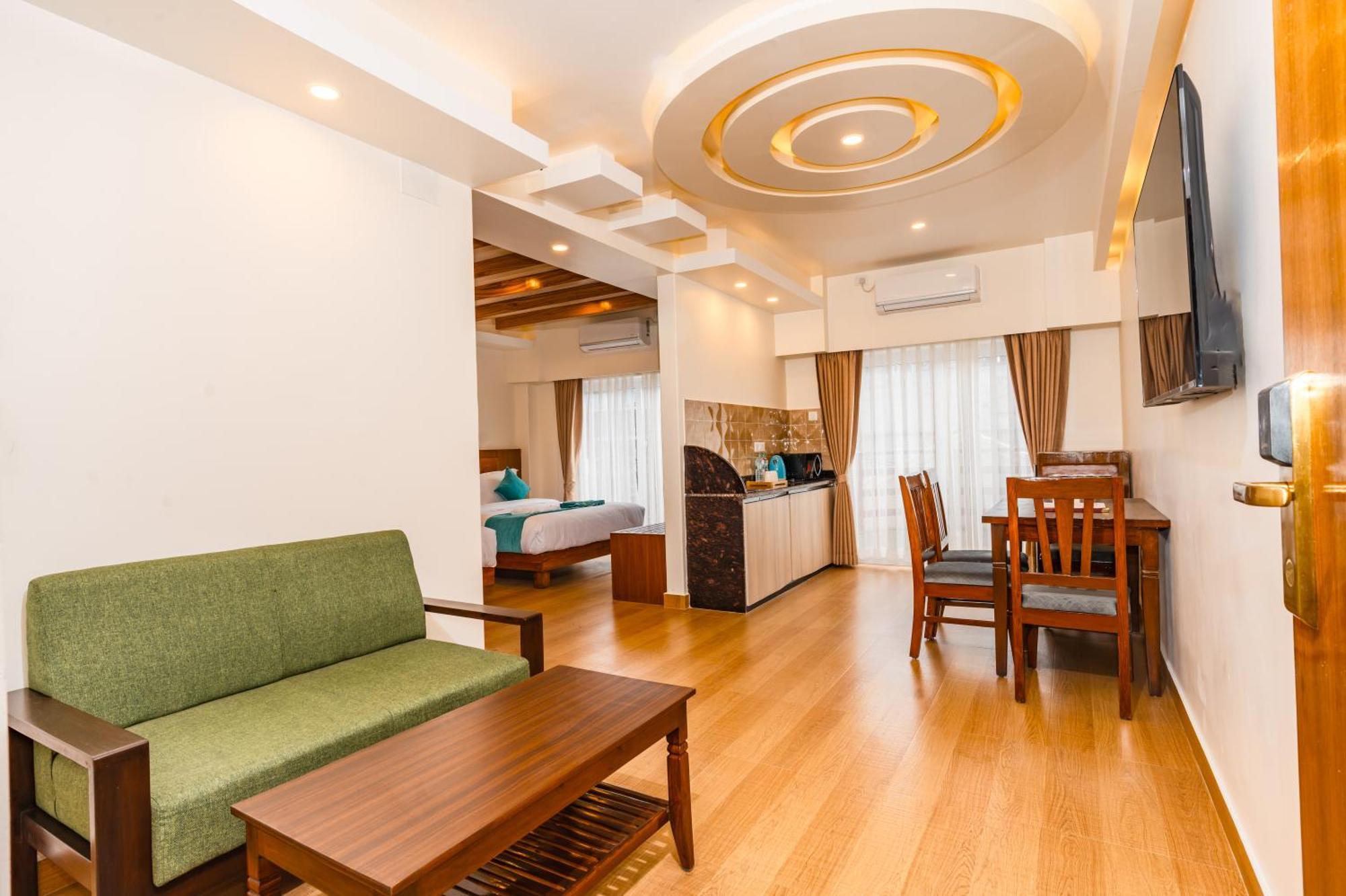 Pokhara Alpine And Springs Hotell Eksteriør bilde