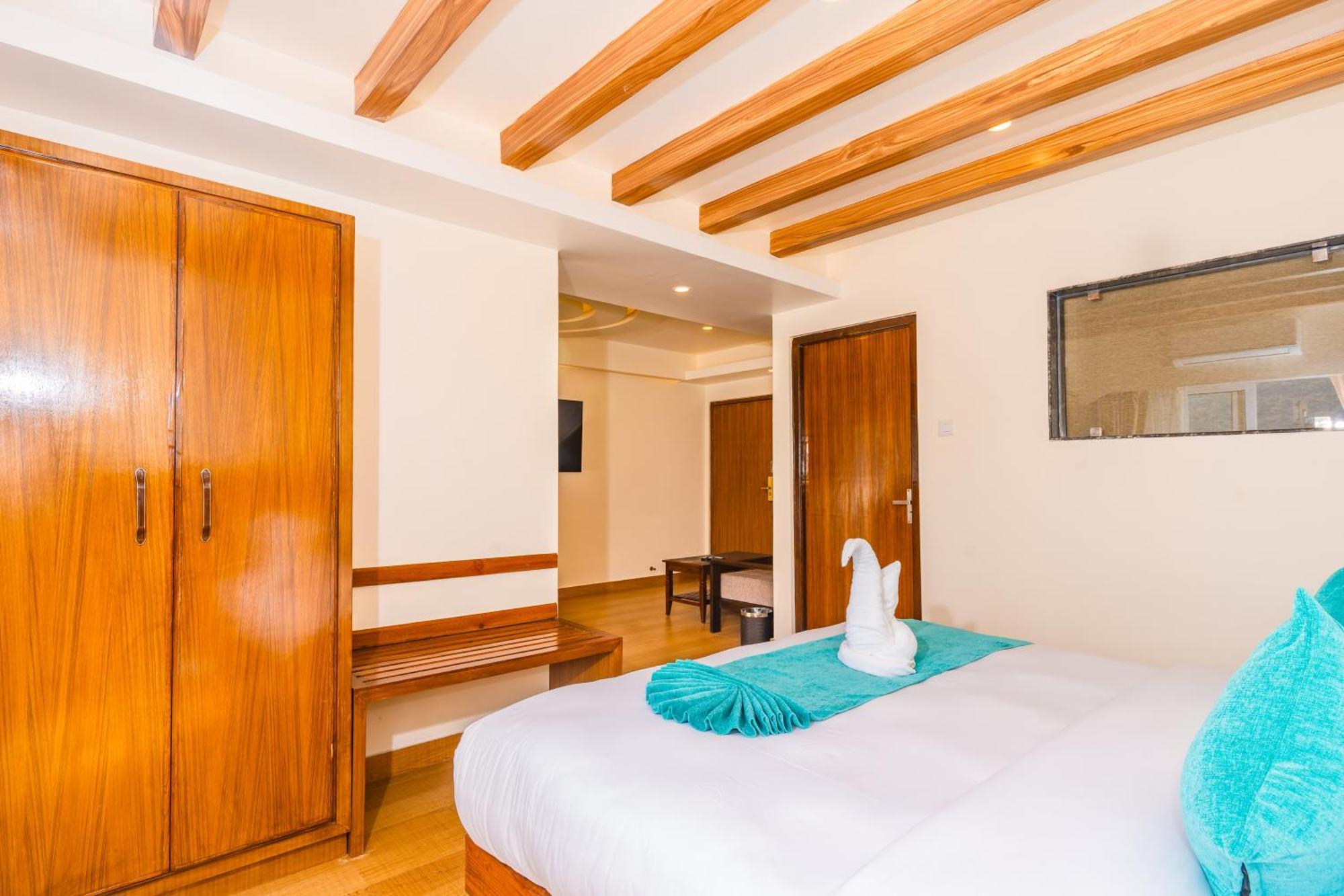 Pokhara Alpine And Springs Hotell Eksteriør bilde