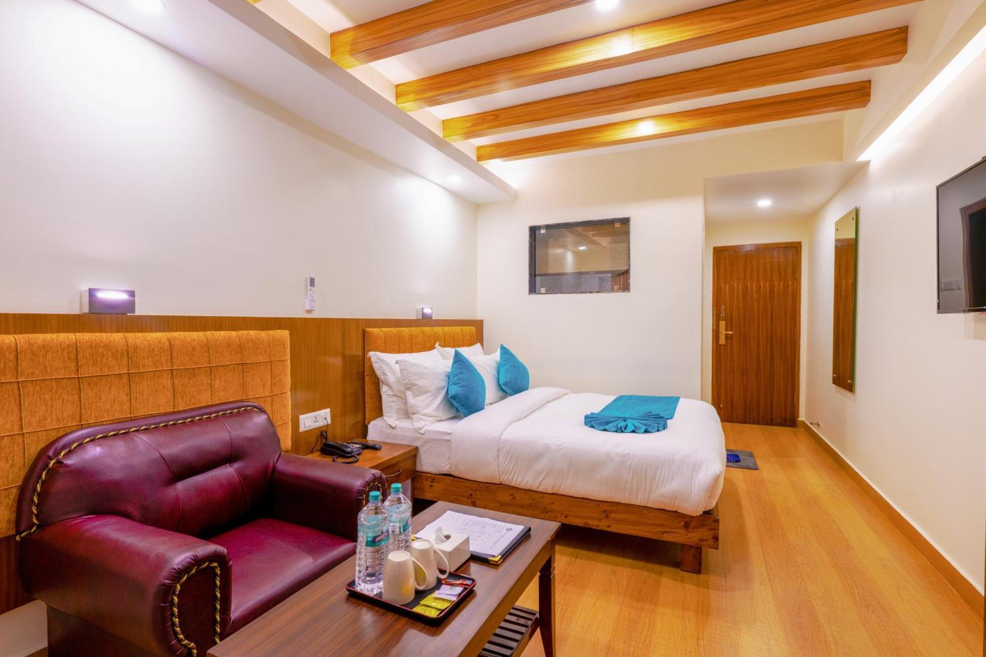 Pokhara Alpine And Springs Hotell Eksteriør bilde