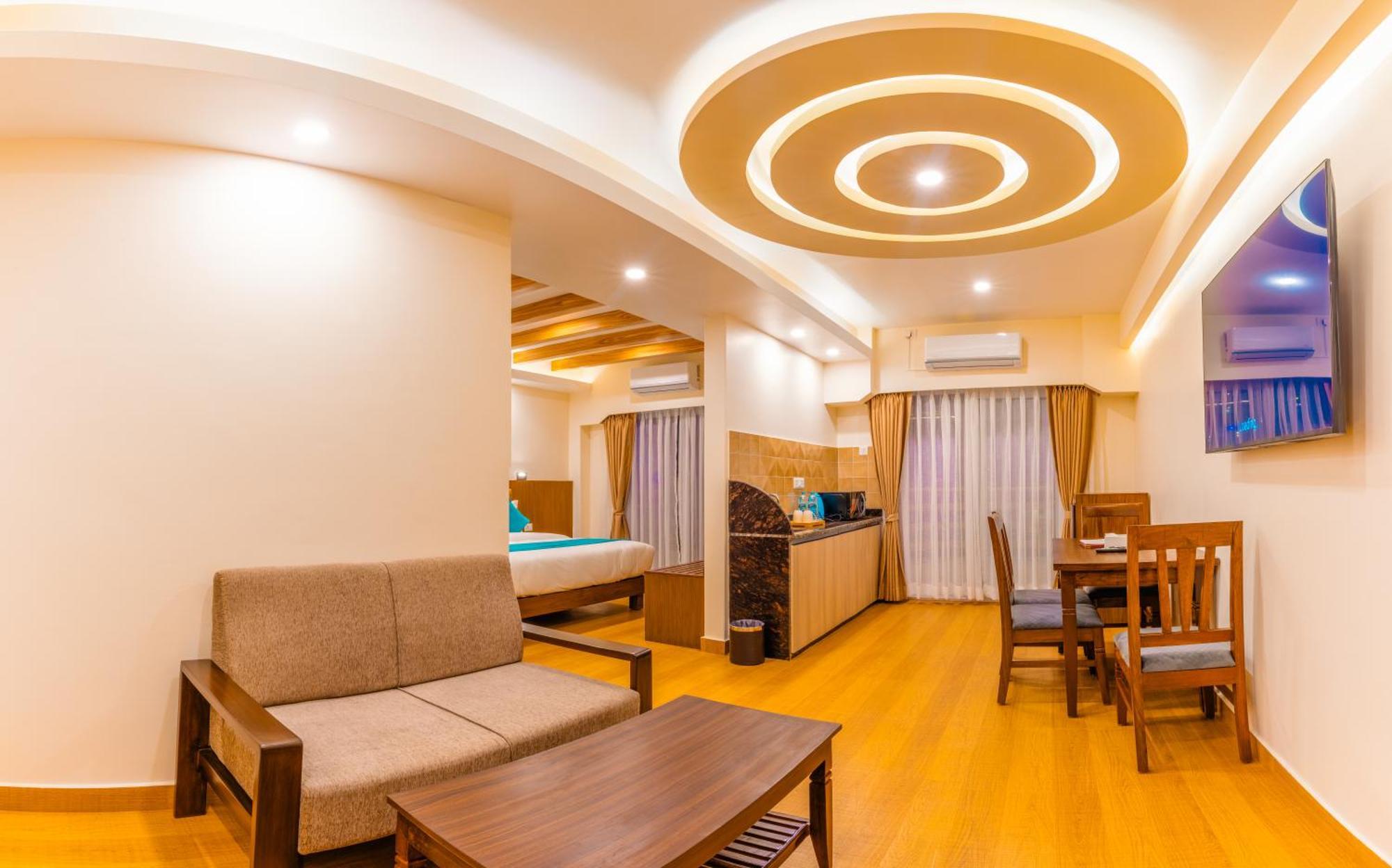Pokhara Alpine And Springs Hotell Eksteriør bilde