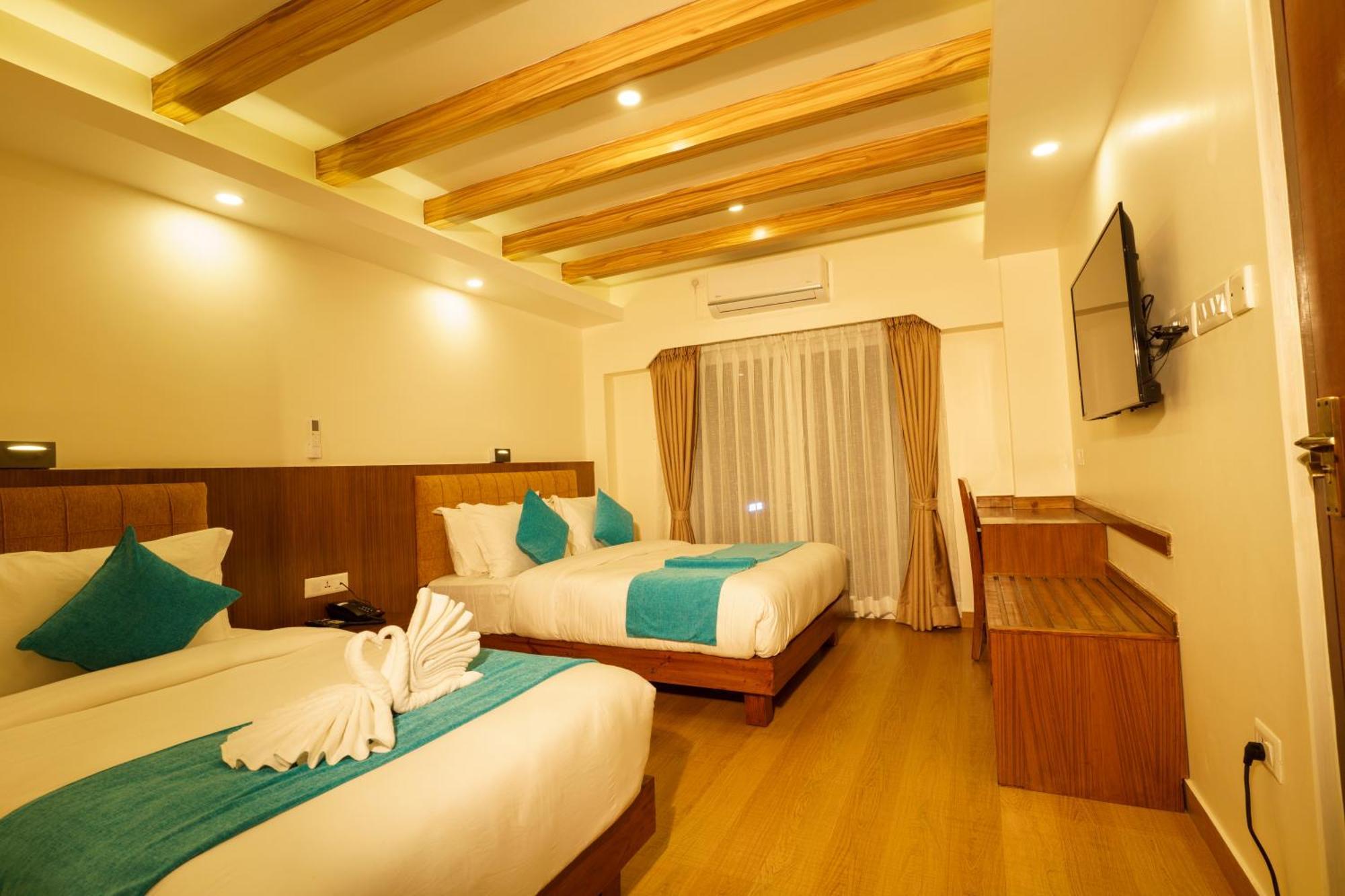 Pokhara Alpine And Springs Hotell Eksteriør bilde